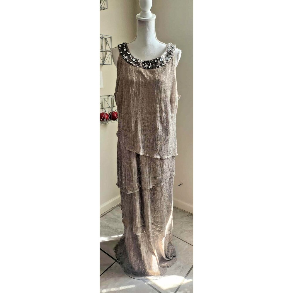Laura Plus sleeveless Beaded neck layerd‎ gown 18 NEW